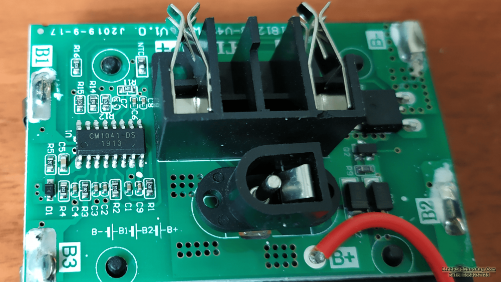 Chip CM1041-DS trên bo mạch BMS pin lithium.